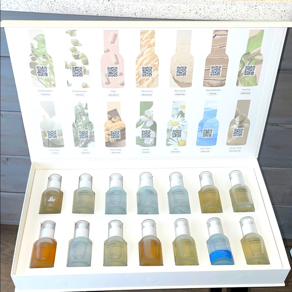 Mixsoon Presskit Set Sampler Kit 14 1oz bottles of Essence Body Mist Fragrance